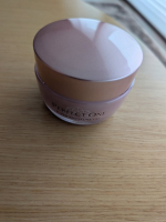 薬用スーパーモイスチャージェルを使用して柔らかくてひんやりしていて、肌なじみがよいので、使いやすい。オールインワンジェル1つでスキンケアが完了するので、子育てと仕事をしている私にとって時短&hellip;のInstagram画像