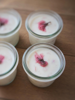 桜色とあうと思って牛乳プリンを作ってみた🤍牛乳プリンに混ぜた桜の花の塩漬けはさっとお水で洗って刻んだよ🌸シフォンケーキにも使いたいからいろんなレシピを探してる🫧香りも味も見た目もすき🤍#PR&hellip;のInstagram画像
