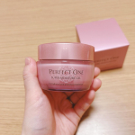 パーフェクトワン /薬用スーパーモイスチャージェル季節の変わり目などでお肌が敏感なときに、摩擦レスで肌荒れを防いでくれるオールインワンジェル✨これ1つで1日中うるおいがつづくので、あれこれ塗ら&hellip;のInstagram画像