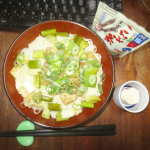 本日(20260508)のChuShock!😱　地元のスーパーでこぅにぅした「そうめん、深谷ねぎ、若鶏皮」と「玉露園　減塩こんぶ茶」で、　「鶏皮そぅみんちゃんぷるぅ」🐓🥢　　欲張って素&hellip;のInstagram画像