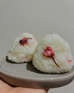 #PR #海の精ショップ #桜の花塩漬け #花見 #monipla海の精　桜の花塩漬けのモニターをさせていただきました！原材料：桜花（奈良産）、梅酢、塩（海の精）内容量：30ｇ賞味期限：90日&hellip;のInstagram画像