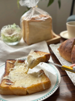全国の名店の冷凍パンがお取り寄せできるオンラインサイト「ぱん結び」 🍞 ​今回、埼玉県狭山市にある天然酵母パンの店サンセリテの『人気天然酵母パンセット』をいただきました🥐☑天熟食パン☑ホ&hellip;のInstagram画像