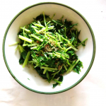 玉露園「減塩こんぶ茶」水菜に減塩こんぶ茶を振りかけて簡単おひたしです。さっぱりしていて昆布の香りも良く、美味しいです。💕#PR #玉露園 #減塩こんぶ茶 #玉露園のこんぶ茶 #monipl&hellip;のInstagram画像
