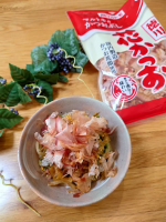 🇰🇷おうちごはん🇰🇷昨夜のキムチ鍋の残りスープを使って、大量のもやし、きのこ、ねぎ、たまご、春雨を投入しました！隠し味にあごだしの素を入れ、最後にマルトモのかつお節をふりかけました！キムチ味&hellip;のInstagram画像