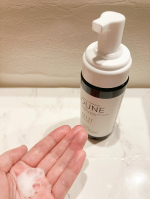 NOUNE ノウネ ストレートスタイリングフォームを使い続けてるよ✨ついに東京も梅雨入り☔️ 湿気で髪が広がったり、うねったりして朝のスタイリングが大変な季節&hellip;。そんな時に頼っているのがこれ◎話&hellip;のInstagram画像