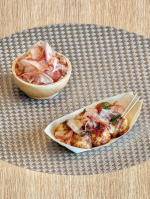 ★⋆*✴︎「たこ焼き」かつお節踊る熱々とろ〜り食感のたこ焼き大ぶりで豊かな香りと味わいが広がります。提供@prebushi_marutomo#PR#マルトモ#かつお節 #和食&hellip;のInstagram画像