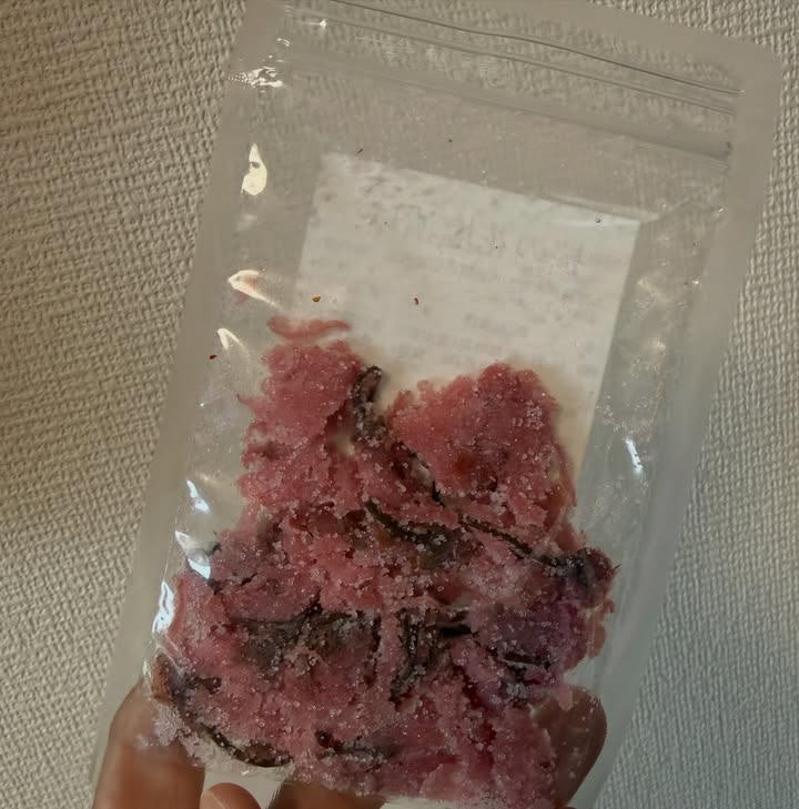 口コミ投稿：奈良吉野の八重桜を「海の精」で漬けた桜の花塩漬け🌸もともと桜味が大好きなので、こ…