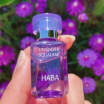 ラベンダーの香りのスクワランミニサイズでとっても可愛らしいボトル＊HABAラベンダースクワラン 15mL これ１つで乳液・クリーム代わりにも使えます。サラッとしたオイルでなじみやすい♪&hellip;のInstagram画像
