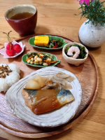 🐟️おうちランチ🐟️しばらく１人なので、食材を買いに行くのも料理するのもやめてのんびりを叶えてくれる『ニチレイフーズダイレクト』　@nichireifoodsdirect 　さんの冷凍おかずセット&hellip;のInstagram画像