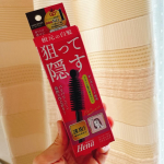 テンスター Hena ポンポン付きヘアマスカラ　朝鏡見て気がつく白髪😭😭😭お出かけ前にサッと取り出してポンポンってするだけ‼️これは手放せない一つ😆匂いも気にならないのが⭕️#PR #テン&hellip;のInstagram画像