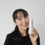 4月末に「使い始めました～」って投稿してから1カ月半。再生医療発想のスキンケア「エテルナム」をローション、セラム、クリームと、ライン使いで毎日欠かさずに使っています。しっとり系の基礎化粧品って&hellip;のInstagram画像