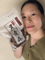 𖤘𖦥⁡健康第一青森県産 熟成黒にんにく【黒青森】匂いや辛みは、まったく気になりません。甘みと旨味がギュッと詰まった黒にんにくです。おいしいので毎日無理なく続けられます✨️#PR #安心&hellip;のInstagram画像