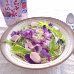 梅雨に入り暑い毎日『減塩梅こんぶ茶』でさっぱり🌿キンキンに冷やすとおいしいです🙆粉末タイプで水にも溶けやすく料理にも使いやすいので毎日おうちごはんに活躍中です😊粉末はとけやすく夏場にも&hellip;のInstagram画像