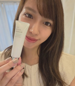 毛穴や繰り返す大人ニキビに悩んでいた私が、全力で推したい美容液を見つけました🫶✨​キャシーズチョイスのVCリッチセラム✨​ビタミンC系の美容液って乾燥したりピリついたりするものもあるけど、これ&hellip;のInstagram画像