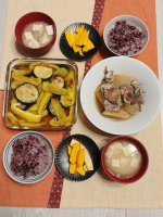 2026.7.9 今日の夕食🍽️今日は川越産の農産物をたっぷり使った、旬を楽しむ夕食😊🌿ズッキーニと黄色パプリカの焼き浸し🐟ぶりのあら炊き（天野さんの大根入り）🍚南古谷農園さんの黒米ごはん&hellip;のInstagram画像