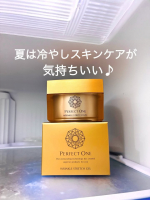 夏は冷やしスキンケアが気持ちいい♪【パーフェクトワン】薬用リンクルストレッチジェル冷蔵庫で冷やして使ってみました！とろりとしたテクスチャーがひんやりと肌に馴染んで気持ちいい♡これなら&hellip;のInstagram画像