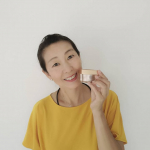 毎日毎日本当に暑いですね～暑い日って、化粧水がなんだか温かいと感じることってありませんか？そこで今回は、パーフェクトワン 「薬用リンクルストレッチジェル」を冷蔵庫で冷やして使ってみました。&hellip;のInstagram画像