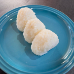 🌼海の精　あらしおを使って塩おにぎりを作りました🍙やっぱりシンプルで美味しい塩おにぎり！この塩だからこお米の旨みを引き出してくれてます！他にもトマト🍅につけてみましたが、すごく美味しい🌼&hellip;のInstagram画像