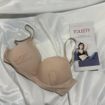 、TOLEETYから新色『ベージュ』がでたの！！！村重杏奈 ちゃん&times; VIAGE  共同プロデュース🤍白Tにも透けないベージュ💮まずこのナイトブラ、ほんとに軽い、薄い！なのにしっかりサイ&hellip;のInstagram画像