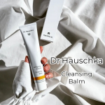 .スキンケア &times; クレンジング両方叶えたクレンジングバーム&hearts;.▶Dr.Hauschka　&ldquo;クレンジングバーム&rdquo;...ーーーーーリューゲン島で7000万年もの年月が育んだ白い石灰岩を&hellip;のInstagram画像