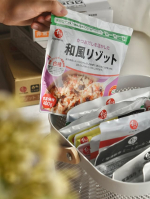 こちらは、3日分のおかゆ・おかず・リゾット13品と、常温保存可能なミートボール・ハンバーグ6品の詰め合わせ。 我が家は常に非常食セットをストックしているのですが、こちらはとても美味しかったので、今後も&hellip;のInstagram画像