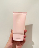 .一本で全身のくすみ美白ケアに🍑－－－－－－－－－－－－－－－「ubuka ハクトーンクリーム【医薬部外品】」最近愛用しているくすみケア🫧薬用有効成分配合で、デリケートゾーンまで全身&hellip;のInstagram画像
