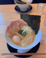 🍜🩷仲良い友だちとまったりday🍀友だちが気になっていたラーメン屋さんへ🍜ラーメンを目的にラーメンだけを食べに行くのは何年ぶりやろ‼︎⁈1番人気の特製塩ラーメンにしました✨おいしか&hellip;のInstagram画像