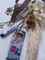 ノーマルカメラで写真を撮るとくまが目立つ目立つ...🫩🐻&zwj;❄️💦なんとかしたくてクマや目元悩みの専用クリーム『メクマトリックDX』使い始めたよー🐻!!ギュッと押すと中からクリームが出て&hellip;のInstagram画像