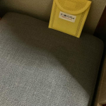 ソファに置いて使い始めたのが、日革研究所のダニ捕りロボ レギュラーサイズです☺️ソファは、普段からよく使う場所。毎日のお手入れだけではなく、こうしたアイテムも取り入れて、できる範囲でダニ対策をして&hellip;のInstagram画像