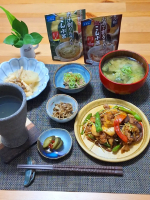 .昨日投稿したお酒で割るのためのこんぶ茶 第2弾！昨日は焼酎を梅こんぶ茶で割りましたが、今日は｢出汁割りのためのこんぶ茶｣こちらは日本酒で🍶この日は少し涼しかったのでお湯割り👍日本酒はも&hellip;のInstagram画像