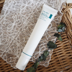 透明感を育む保湿ケア【薬用カルムズホワイト25ｇ】#PR #キャシーズチョイス #薬用カルムズホワイト #乾燥肌ケア #moniplaのInstagram画像