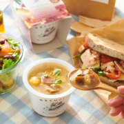 「新発売 野菜をMOTTO 蒸し鶏とさつまいもスープ カップのままレンジで1分スープ」の画像、モンマルシェ株式会社のモニター・サンプル企画