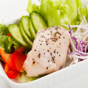 「＼試食モニター募集／国産鶏サラダチキン ブラックペッパー＆ガーリック 4パックセット★産直お取り寄せ」の画像、株式会社ふるさとサービスのモニター・サンプル企画