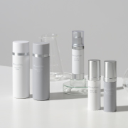 「【感想＆写真募集！顔出しOKの方】新発売の医療機関採用スキンケア１カ月間モニター募集」の画像、株式会社スキンキュア・ラボのモニター・サンプル企画