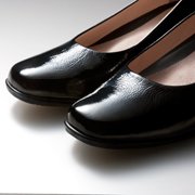 「【春・新生活】　★パンプスのお悩みアンケート★」の画像、株式会社AKAISHIのモニター・サンプル企画