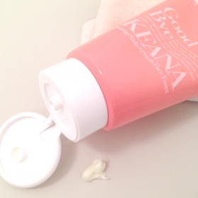 「毛穴撫子　桃まるかじり重曹泡洗顔（株式会社石澤研究所）」の商品画像の2枚目