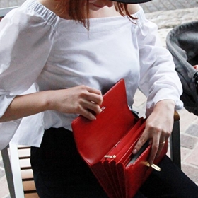 「Litta Glitta　母子手帳クラッチ（ブリンキー合同会社）」の商品画像