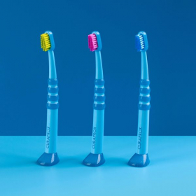 「クラプロックスベビー　歯ブラシ0～4歳用（株式会社クラデンジャパン）」の商品画像の3枚目