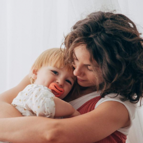 「クラプロックスベビー　おしゃぶりコーラル（株式会社クラデンジャパン）」の商品画像の4枚目