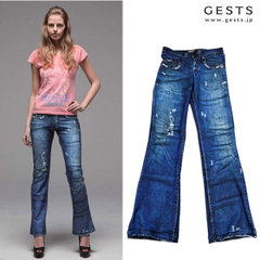 「[GESTS]ゲスト フレアー「ダメージ」デニムプリントパンツ（レディース）（株式会社クラブビジネスジャパン）」の商品画像