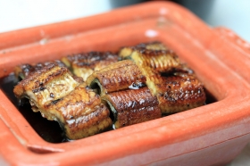 「うなぎの宝庫・長崎諫早！伝統の&ldquo;諫早焼&rdquo;で焼きあげた&ldquo;九州産&rdquo;うなぎの蒲焼（九州ムラコレ市場）」の商品画像の4枚目