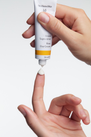 「Dr.ハウシュカ ローズデイクリーム30mL（インターナショナルコスメティックス株式会社）」の商品画像の2枚目