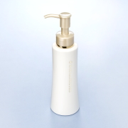 「母の滴　クレンジングミルク（フローレス化粧品株式会社）」の商品画像