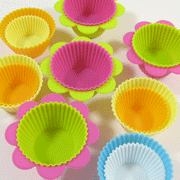 何度も洗って使える♪FLEURシリコンクッキングカップ（１８個入り）♪の商品画像