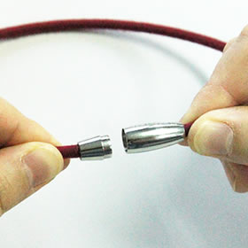 「静電気を除去するネックレス【S-guard　エスガード】（逸品マーケット）」の商品画像の3枚目