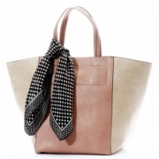 「カシュカシュ　cachecache(スカーフ付きシンプルビッグトートバッグ)（株式会社 アンビリオン）」の商品画像