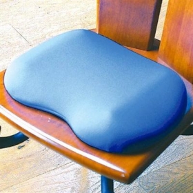 骨盤引き締め！いす用スリムクッションの口コミ（クチコミ）情報の商品写真