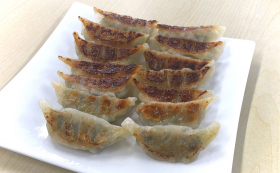 近江牛入り餃子　12個入り（冷凍）の商品画像