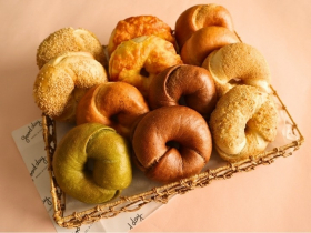 「【GoodDayBagel & Coffee】ニューヨークベーグル12個セット（カネカ食品株式会社）」の商品画像