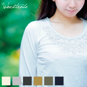 フラワー刺繍ロングスリーブTシャツの商品画像